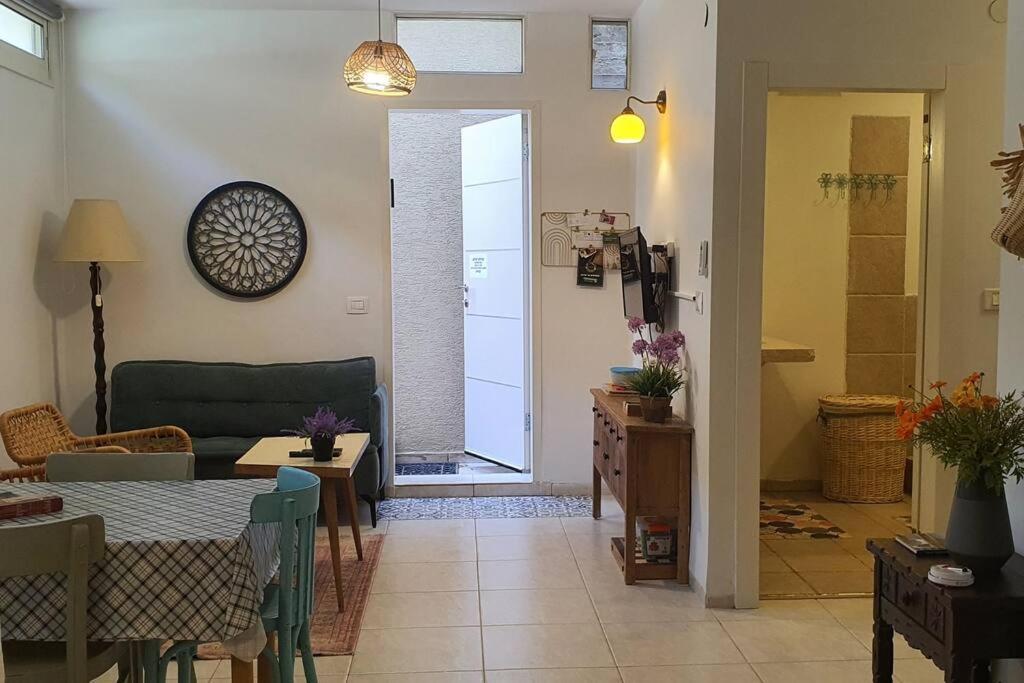 נקודת חן Appartement Shadmot Devora Buitenkant foto